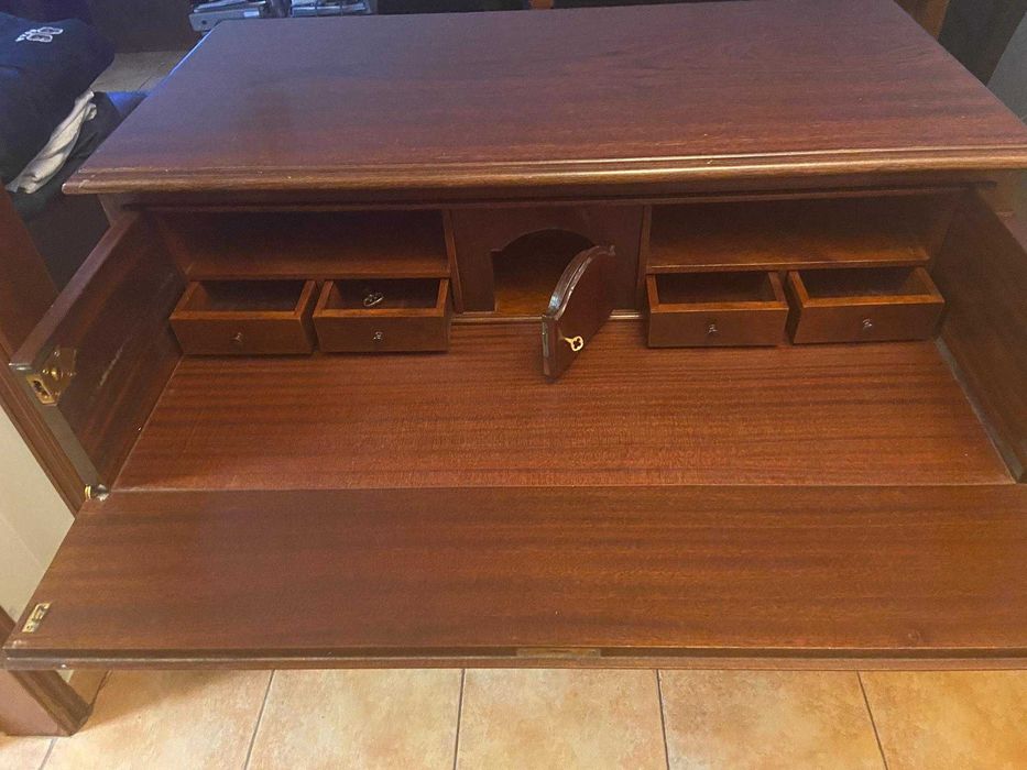 Comoda - Mogno Maciço