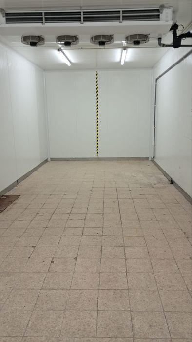 Câmera frigorifica como nova ( 105 m2)