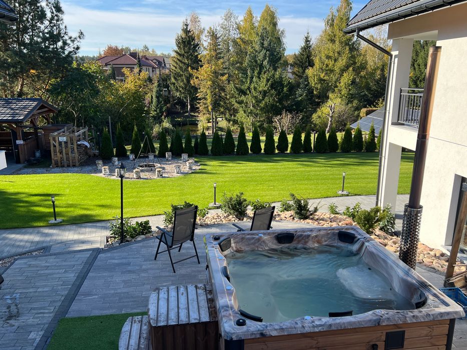 Domki i Apartamenty/ Jacuzzi/ Mazury/Noclegi