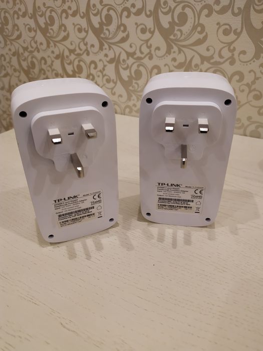 Комплект адаптерів TP-Link AV2000 2-Port Gigabit Passthrough Powerline