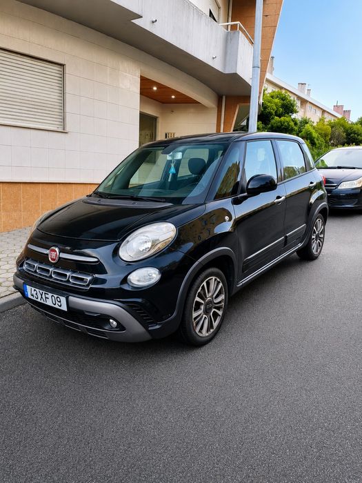 Fiat 500 L 2019.