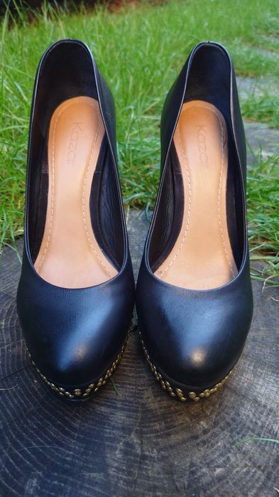 Kazar czarne skórzane czółenka platformy. Venezia.