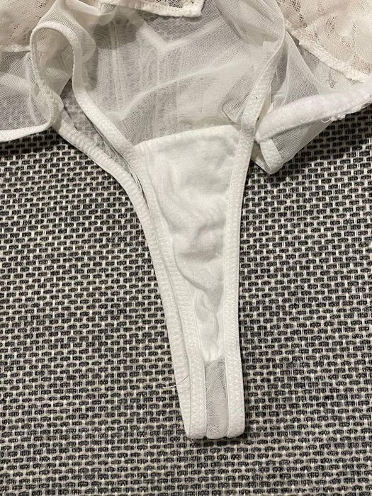 Розкішний весільний мереживний жіночий боді з чашечками