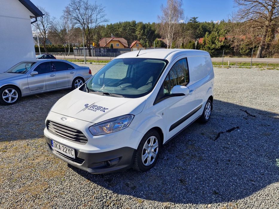 Ford Transit courier  super stan
