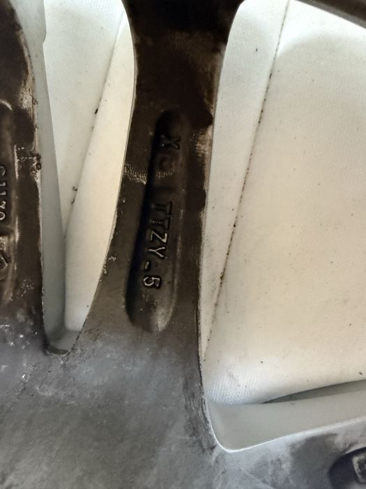 Felgi aluminiowe Dezent ET 44 7jx17” 5x 115 Opel Astra Insignia