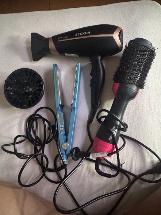 Secador, escova, prancha