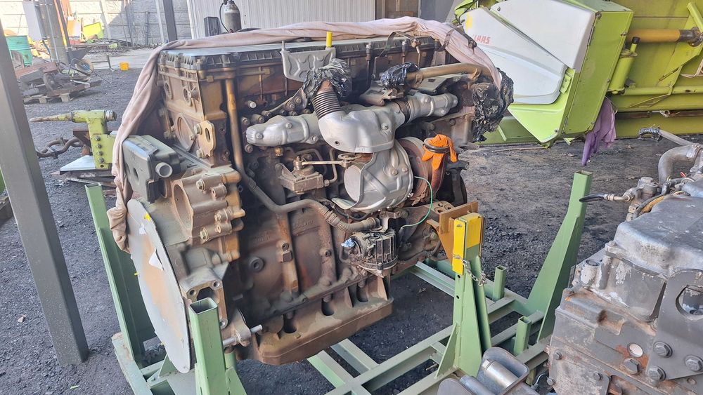 Używany silnik Do kombajnu zbożowego Merc OM473LA