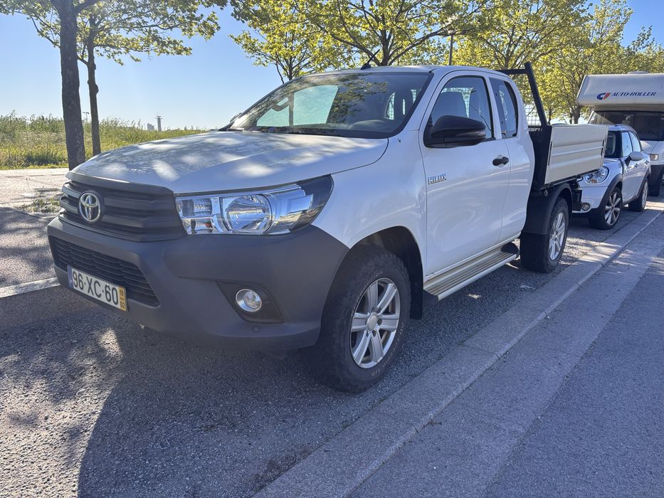 Toyota Hilux 4x4 Cab Extra 3 Lug