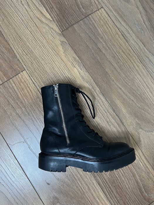 botki trapery martwnsy bershka