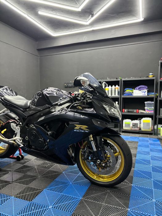 Suzuki GSXR 600 k8