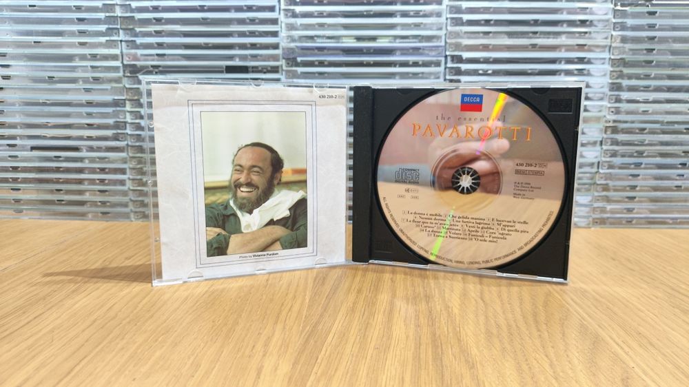 The Essential Pavarotti