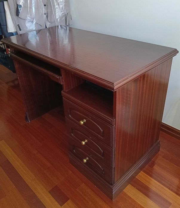 Móvel em bom estado