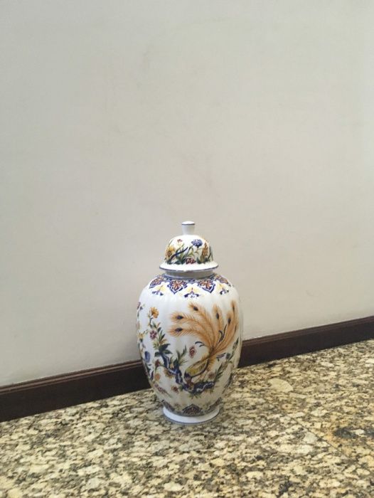 Jarro em Porcelana