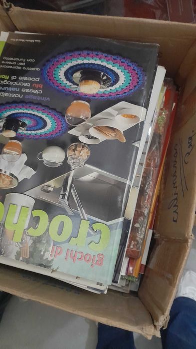 Lote de cerca de 100 revistas de manual idades - crochet e outros