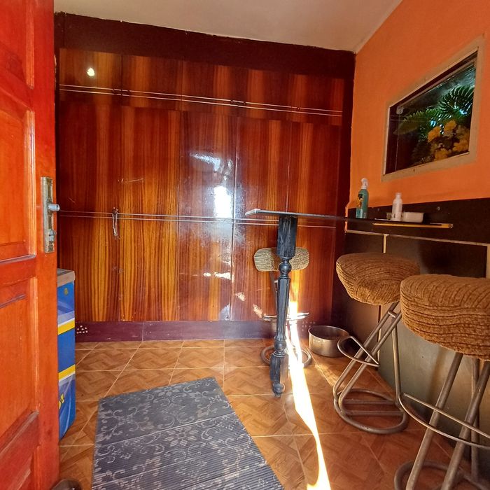 Продаж будинку з жилою літнею кухнею,район сахзаводу