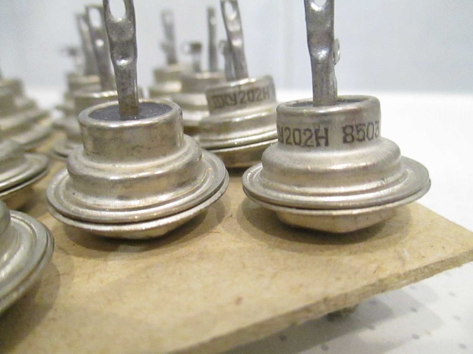 Транзистор КТ805а, КТ802а, КТ809а, ГТ806А КП905Б: 60 грн. - Аксессуары ...