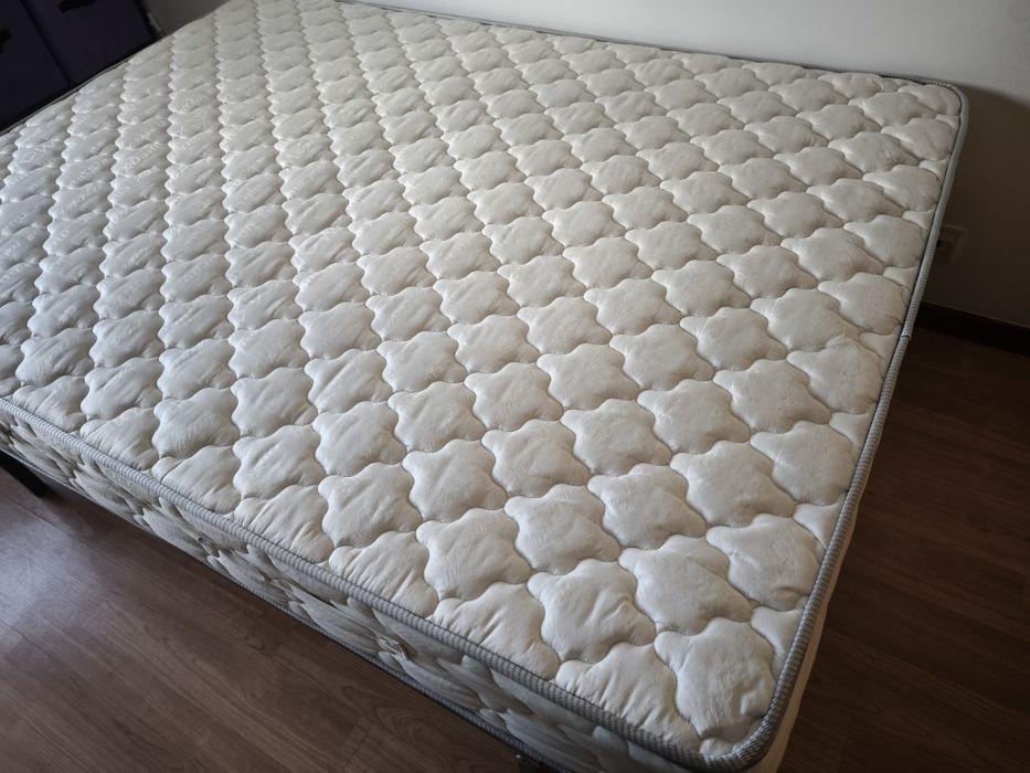 Colchão + base ( 180x130 )