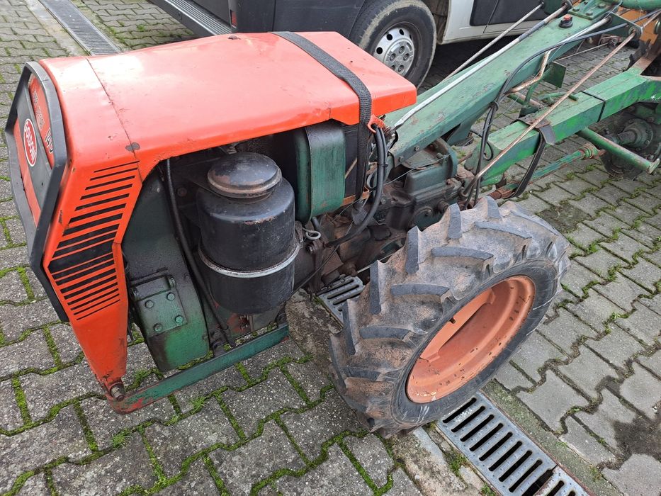 Motocultivador e reboque com matricula