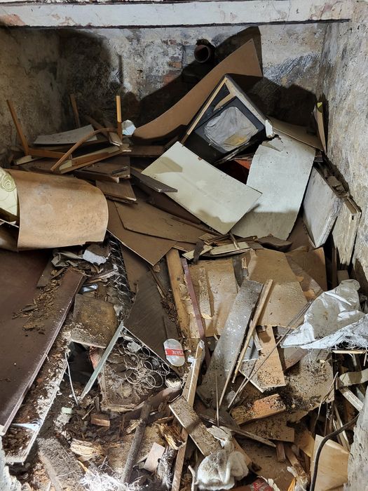 Sprzatania po gołebiach strychów sprzatnia piwnic  balkonów