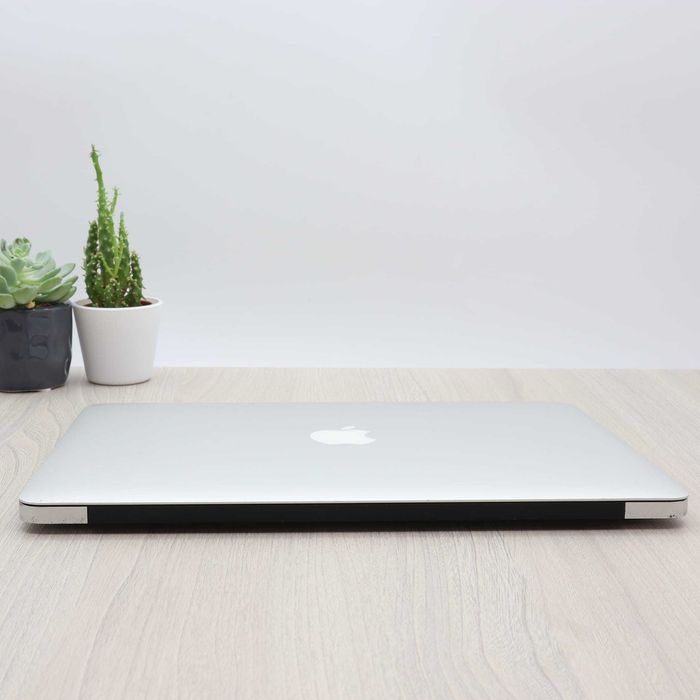 MACBOOK AIR 13,3 " Intel Core i5 4 GB / 128 GB srebrny 2016 na części