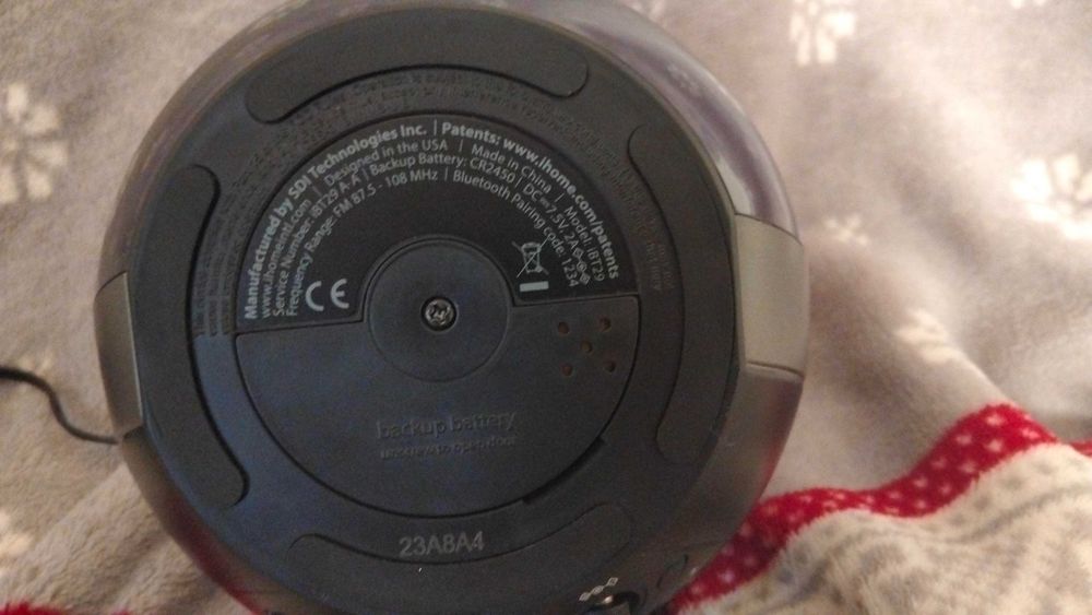 Радіогодинник iHome IBT29BE