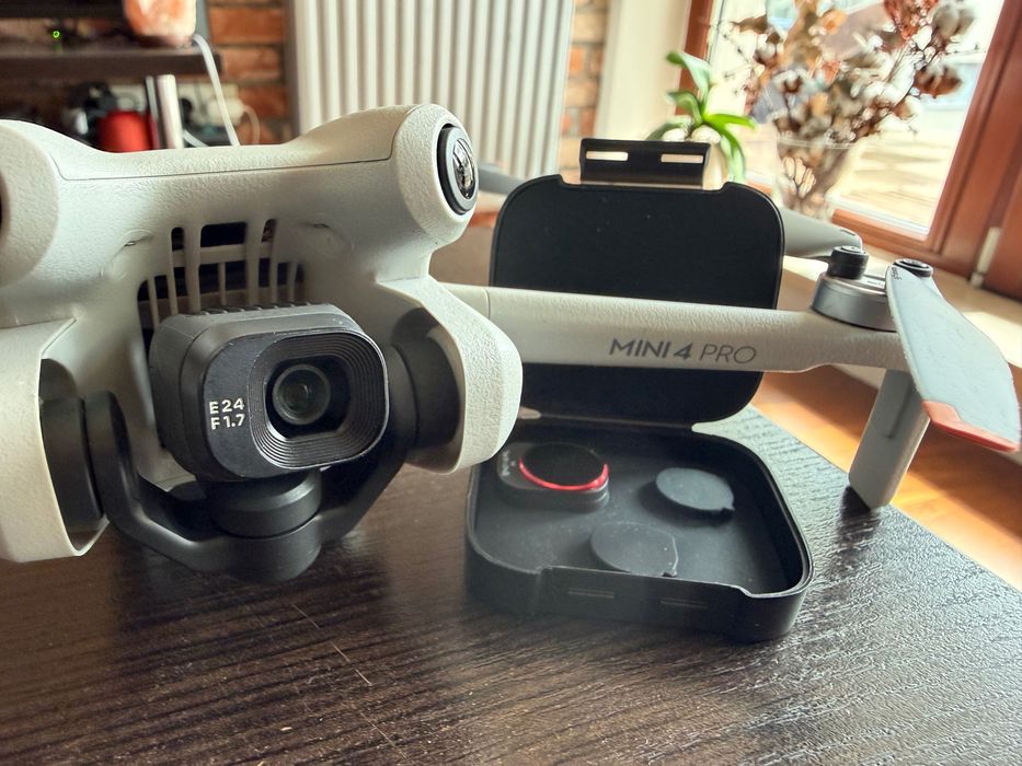 DJI Mini 4 Pro Fly More Combo + RC 2 + 3 baterie + filtr Freewell ND16/PL