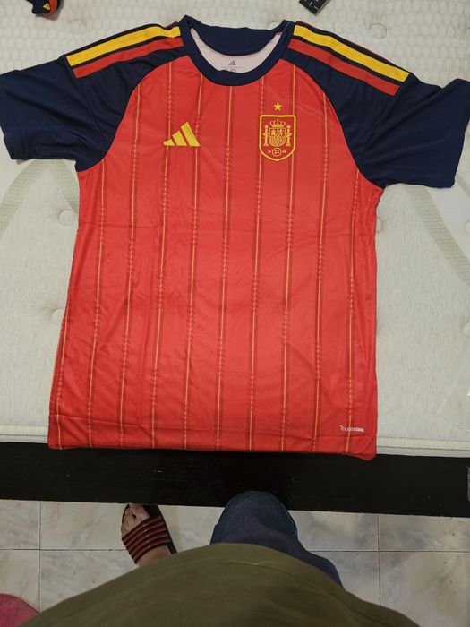 Camisolas de Futebol – Espanha e Colômbia