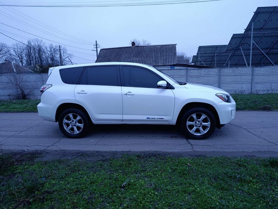 Продам Тайоту елктро