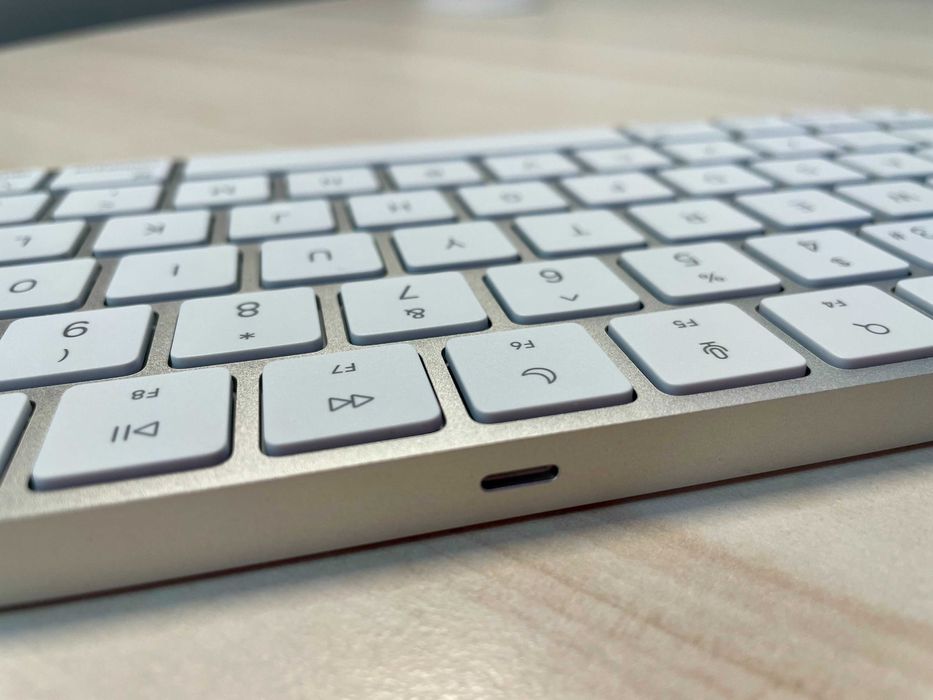 Apple Magic Keyboard z Touch ID A2449 + kabel USB-C → Lightning – Nowa
