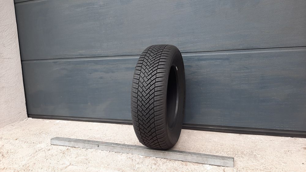 Continental 195/65 R15 AllSeasonContact
