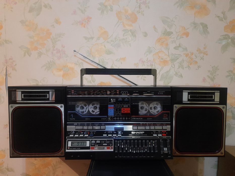 Продам магнитофон sharp 800 черный