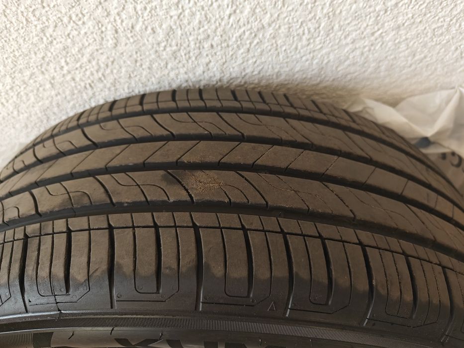 Продам шини Kumho Solus TA21 215/55/17