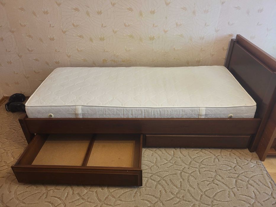Ліжко з висувними шухлядами односпальне