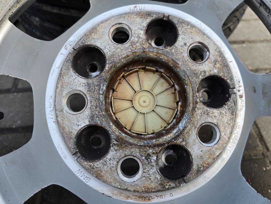 BMW 5 E60 E61 Alufelgi 16" 5x120 7J ET20 Styling 134 Opony 225/55/16