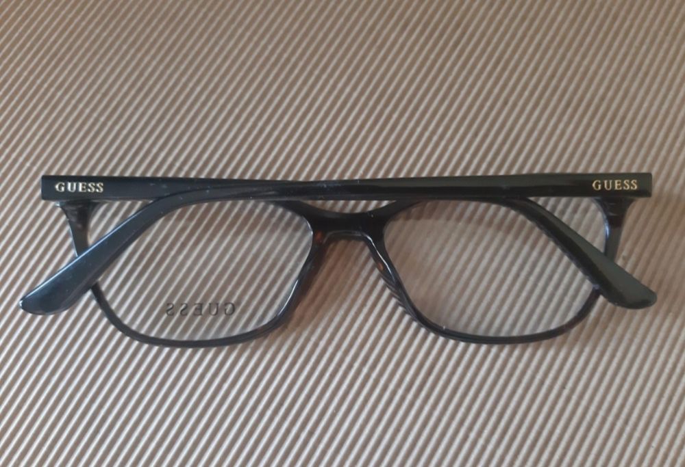 Nowe oprawki guess