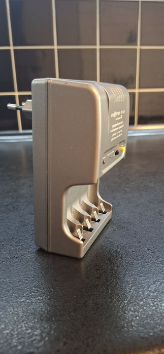 Зарядний пристрій Енергія для батарейок