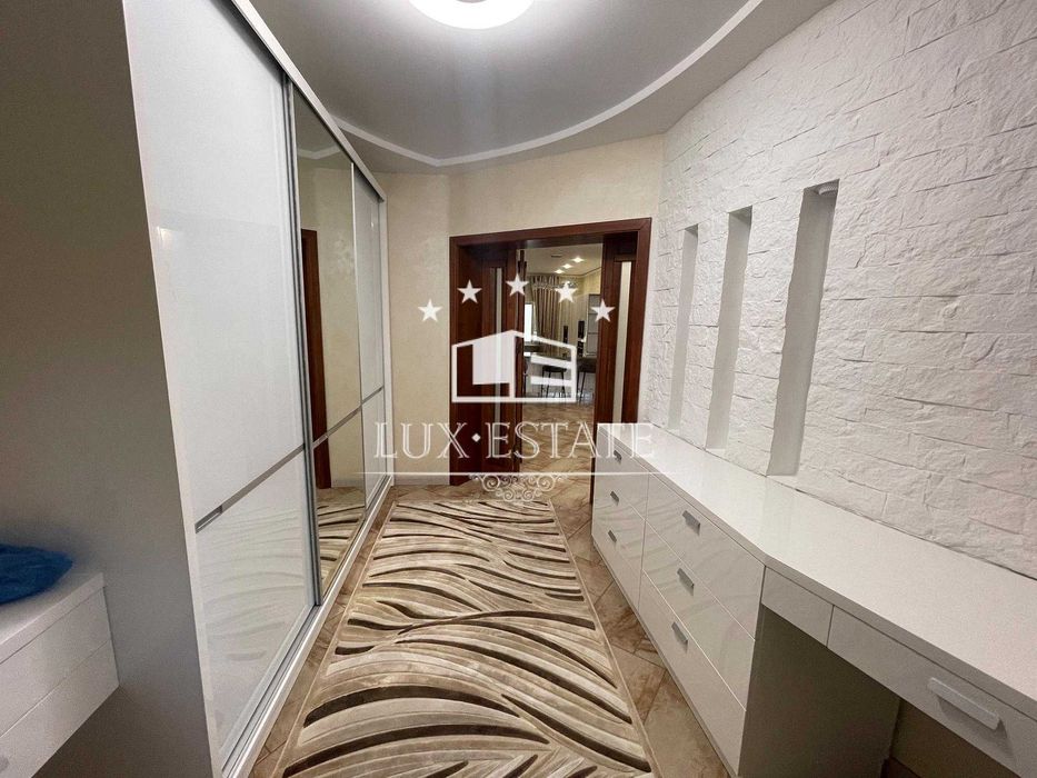 Аренда эксклюзивного домовладения  с бассейном   (Конча-Заспа)