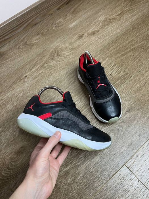Продам БОМБЕЗНІ кросівки Nike Air Jordan 11 CMFT