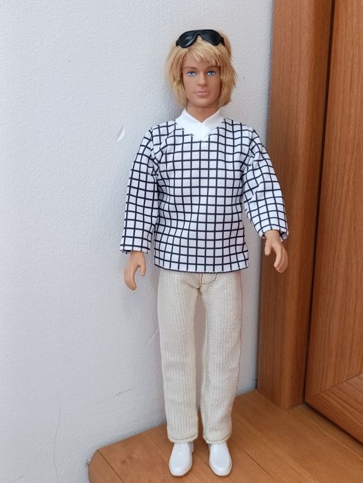 Modny komplet dla lalki Kena.