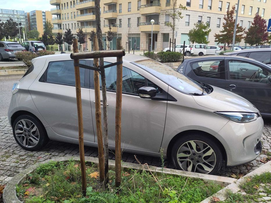 Renault Zoe cinzento 2015