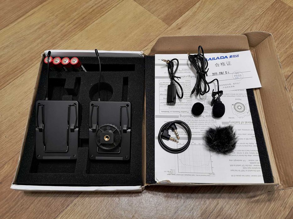 Петлічна радіосистема Mailada WM 8 (бездротовий мікрофон)