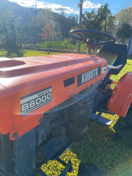 Mini Trator Kubota B6000 + 4 Alfaias