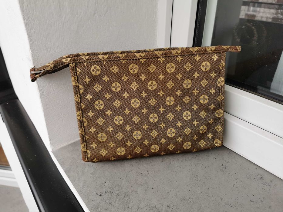Kosmetyczka w stylu Louis Vuitton