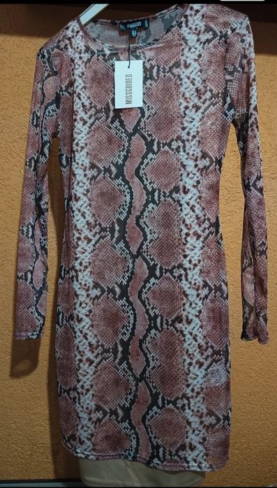 Missguided sukienka snake print długa rękaw r.40