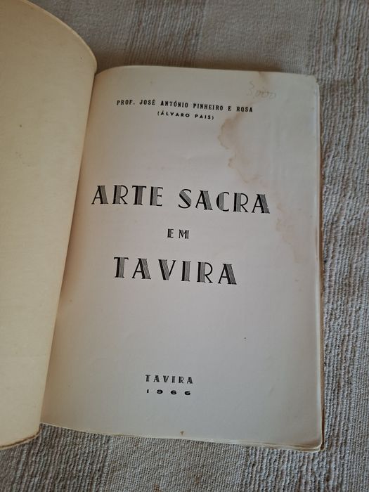 Arte Sacra em Tavira livro de 1966