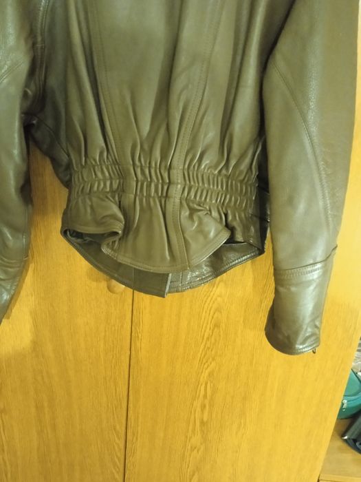 Куртка кожаная женская б/у.