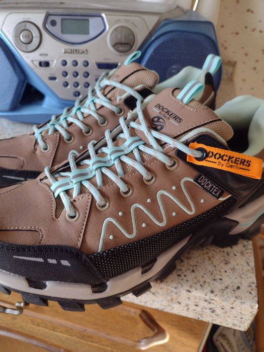 Buty sportowe damskie