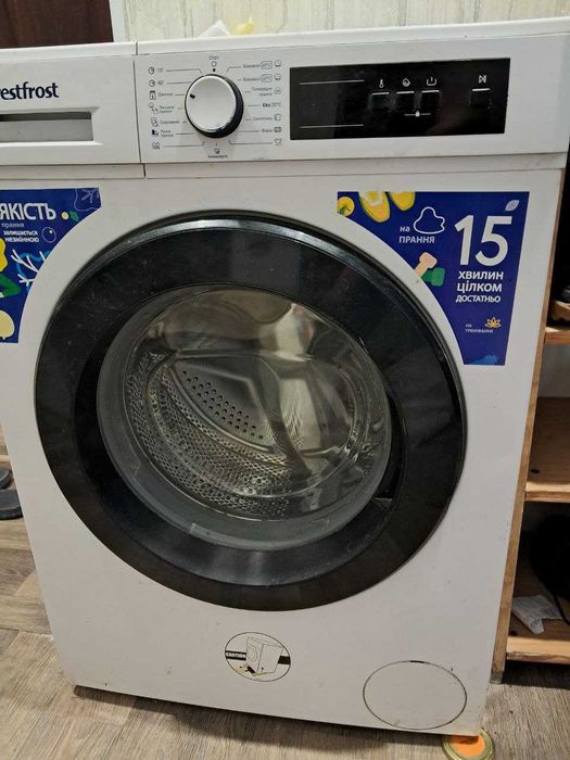 Продам стиральную машинку ( на запчасти )