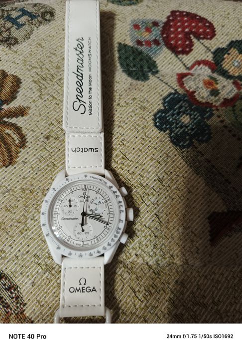 Часы наручные, кварцевые