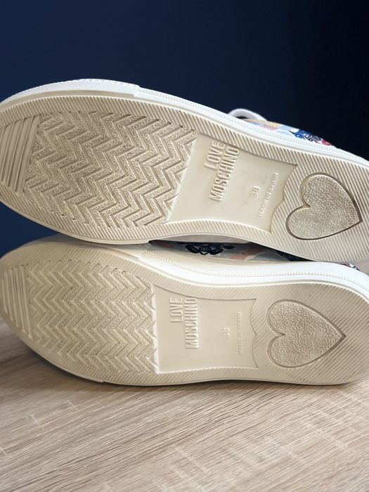 Sneakersy Love Moschino